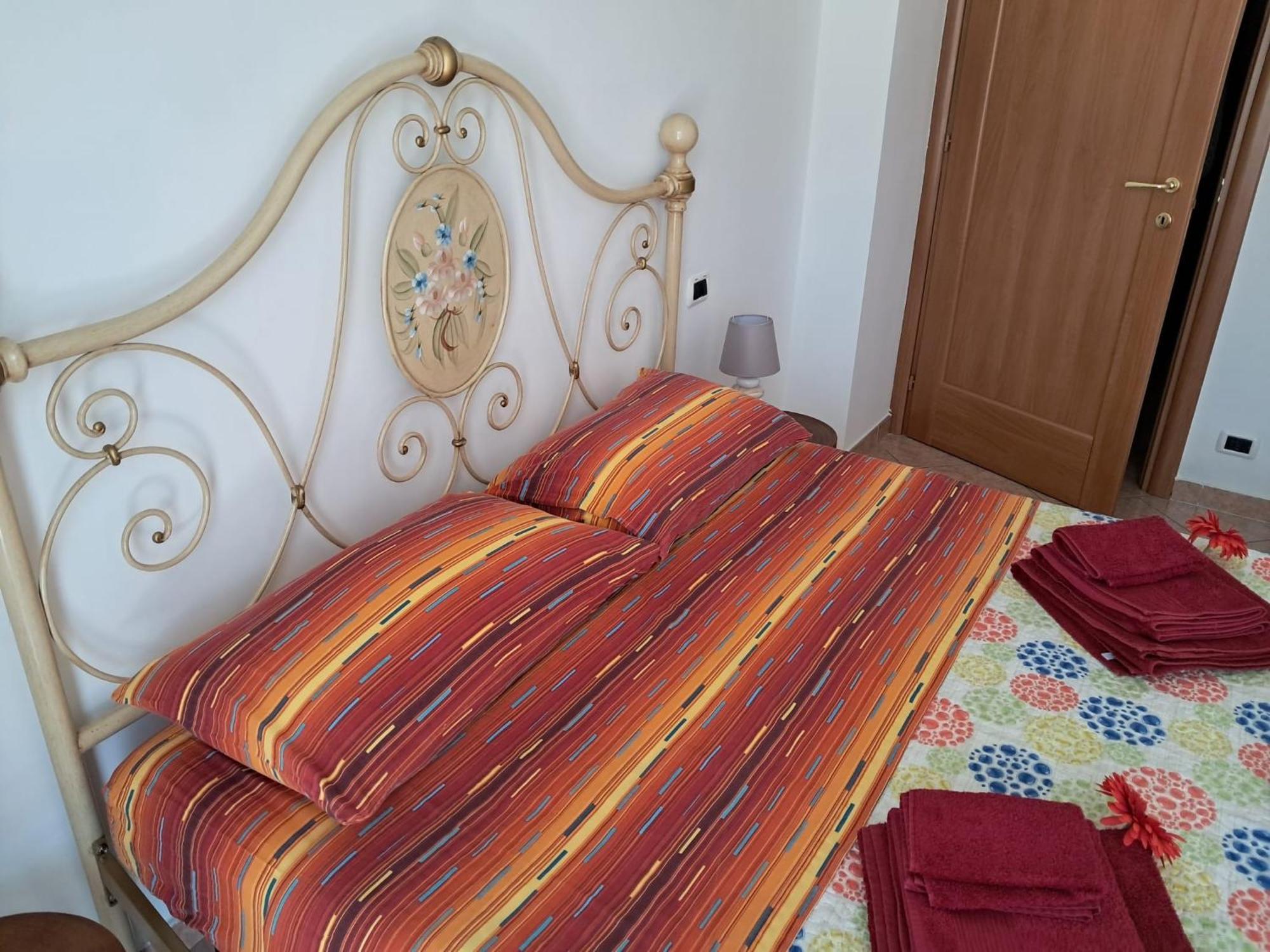 Nora House Apartment Савона Екстериор снимка